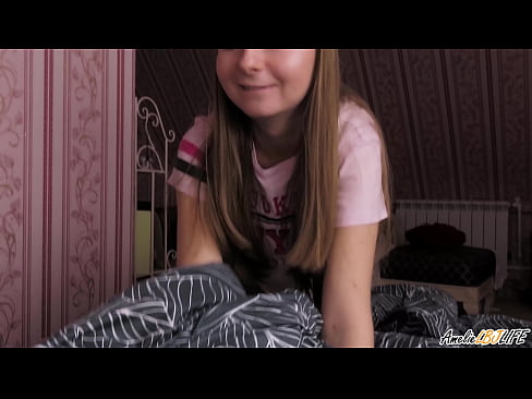 ❤️ Blonde Sucks her Best Friend Deeply και παίρνει σπέρμα στο στόμα της ❤️ Σούπερ πορνό ❤